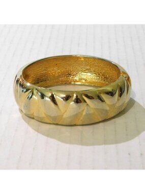 Gold Tone Hinged Bracelet With Textured Design 7" Diameter Bold Look
